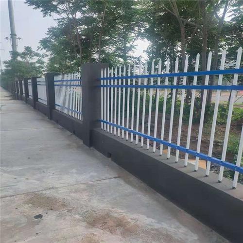松 原鋅鋼圍墻護欄網生產廠家 路邊防護欄工程欄桿柵欄帝坤公司實體